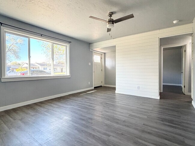 Foto del edificio - Cozy Rambler with Huge Yard!