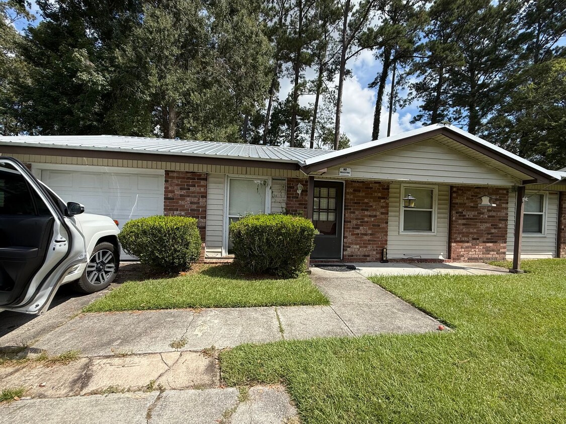 Primary Photo - 320 W Whatley St