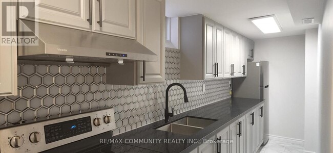 Building Photo - 24 Sandham Crescent