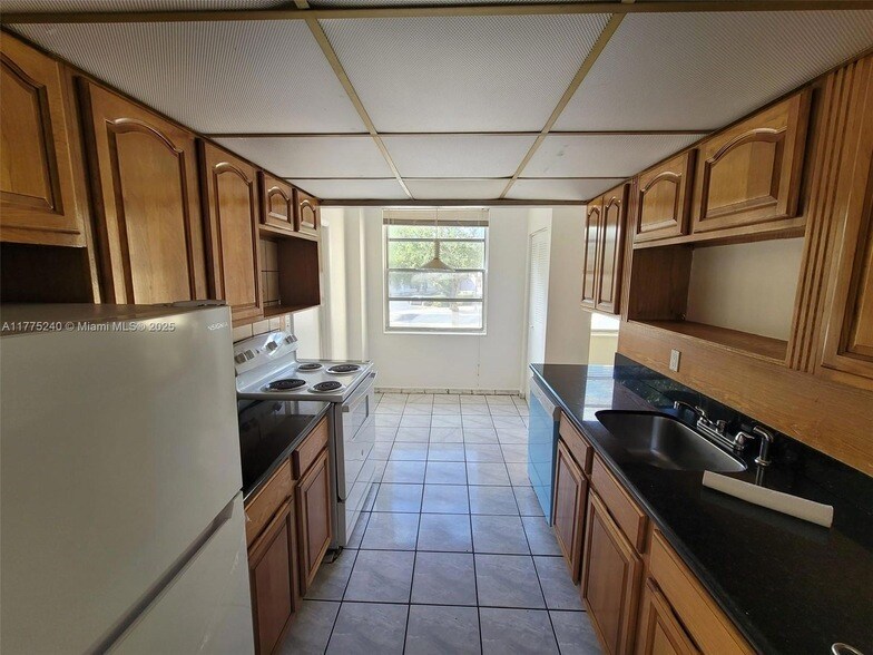 Foto principal - 16400 NE 17th Ave