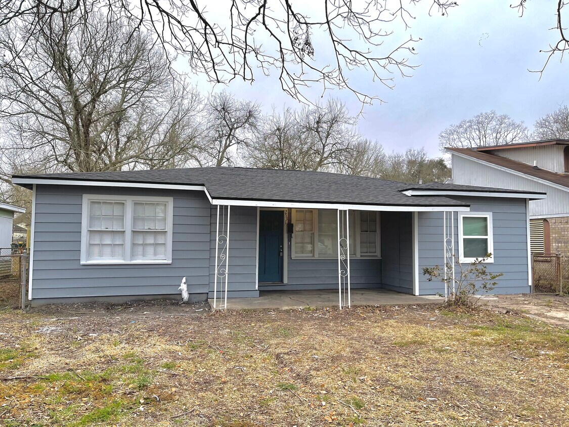 Primary Photo - 2531 Jackson St