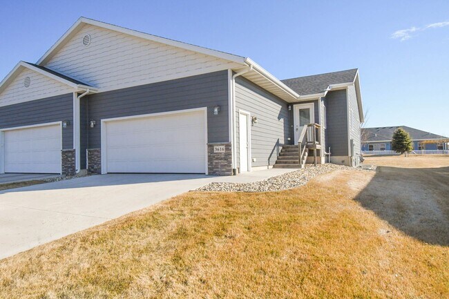 Foto del edificio - 3616 S Outfield Cir