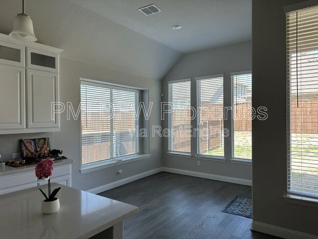 Photo - 2222 McMullin Dr House