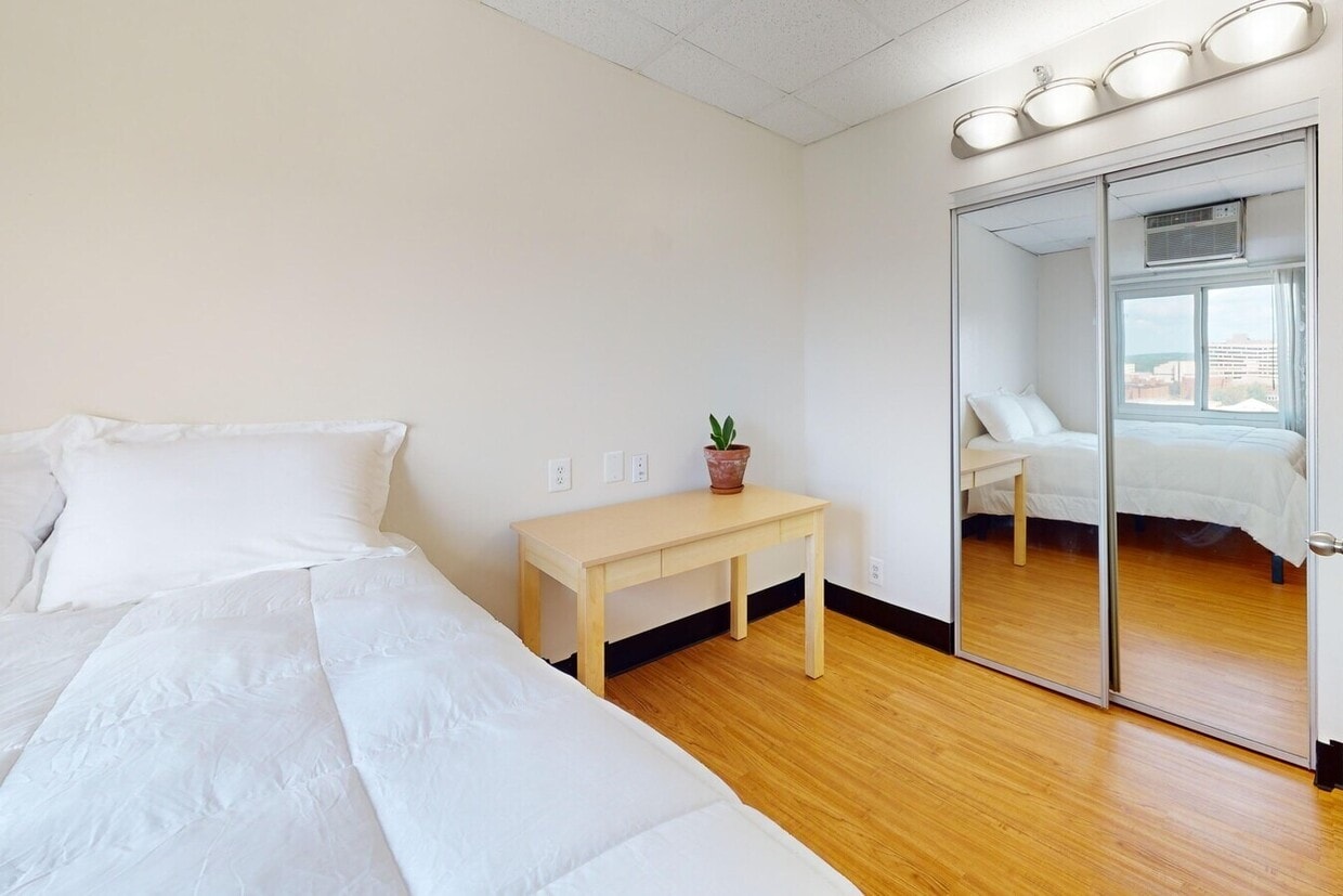 Primary Photo - University Towers - UofM Student Housing