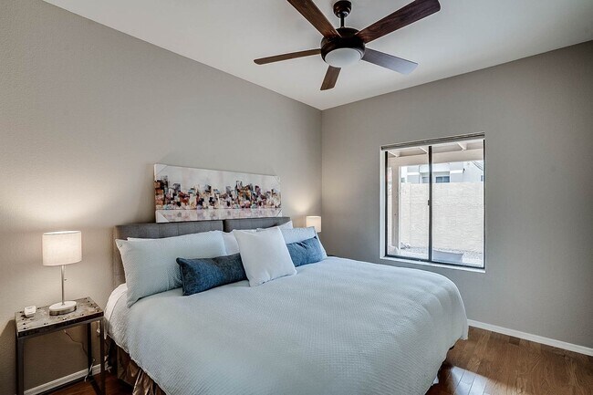Building Photo - Resort Style Living - Furnished Three Bedr...