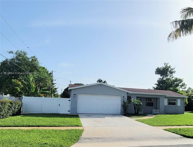 Building Photo - 1814 Oakmount Dr