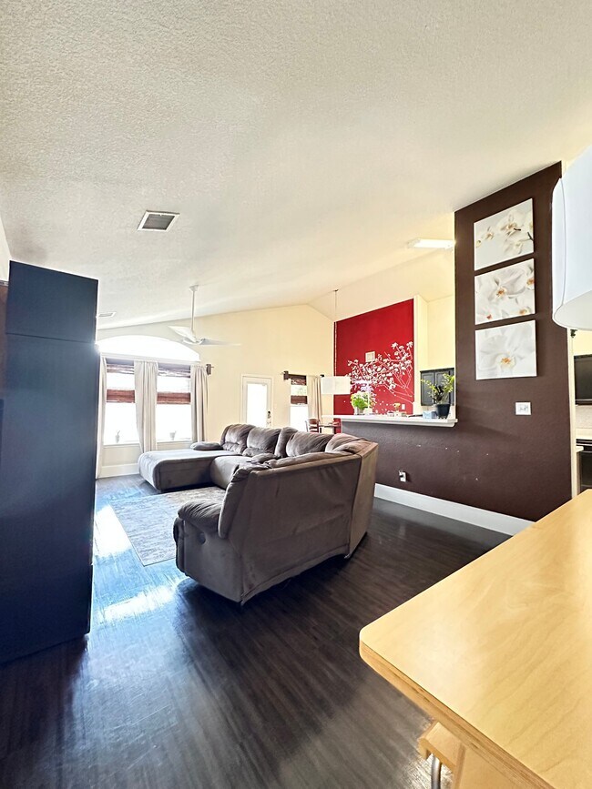 Foto del edificio - 4505 Sydney Harbour Ct