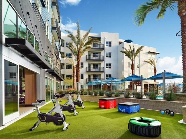 Patio - Blu Apartments