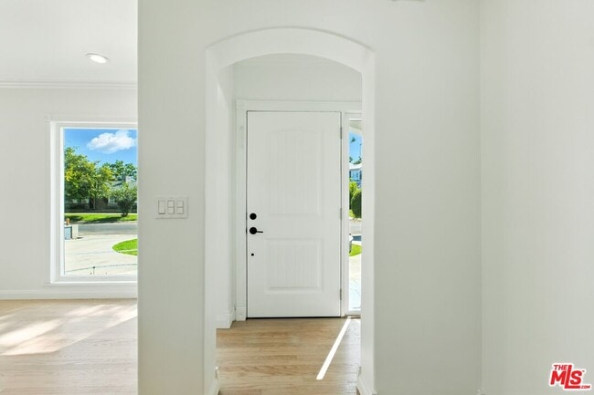 Foto del edificio - 4640 Laurelgrove Ave