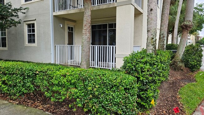 Building Photo - 1152 University Blvd