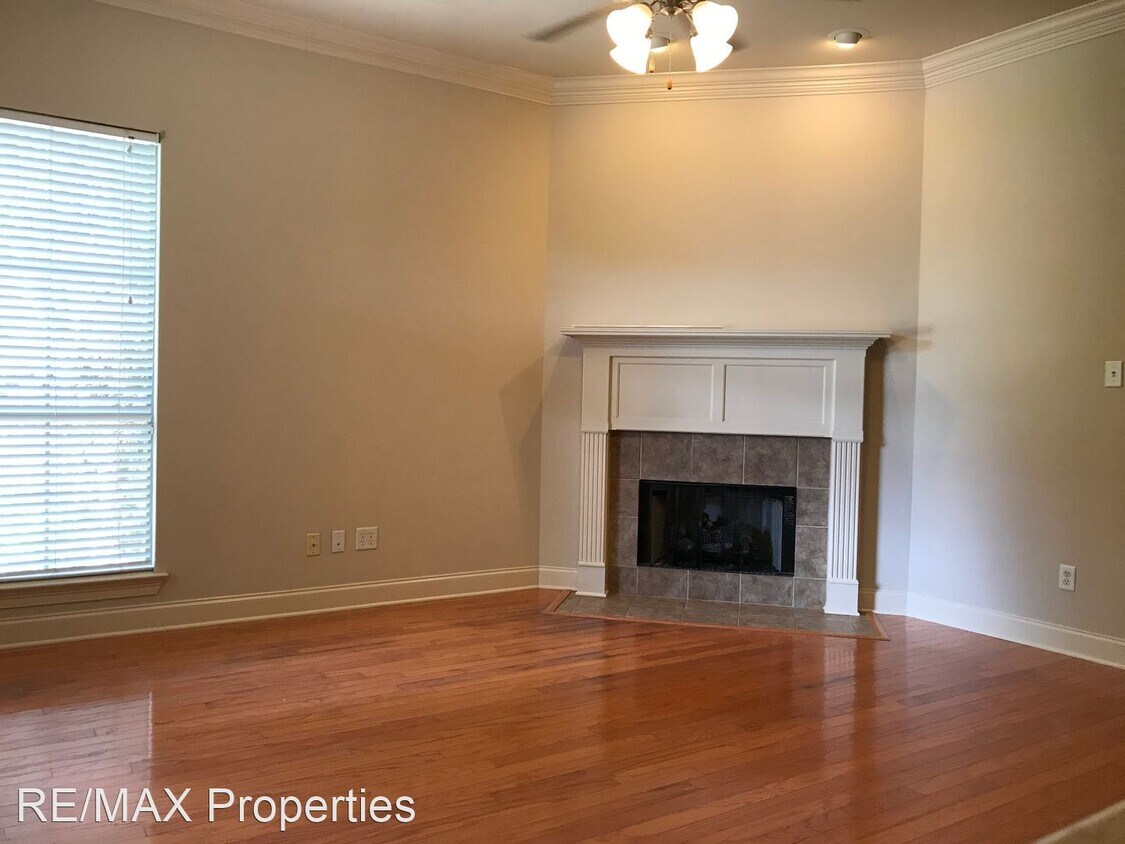 Building Photo - 3 br, 2 bath House - 12382 Dutchtown Villa