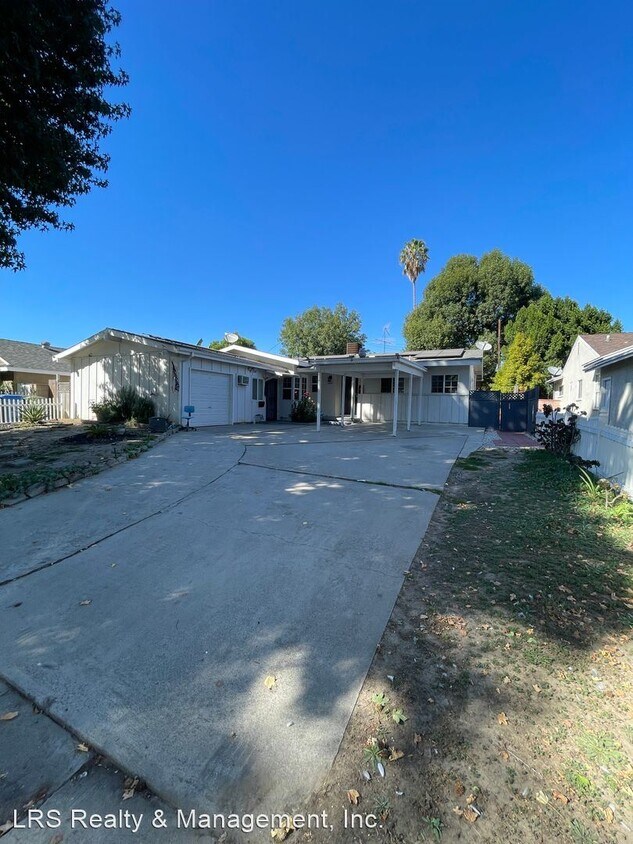 Primary Photo - 4 br, 2 bath House - 18247 Schoenborn St.