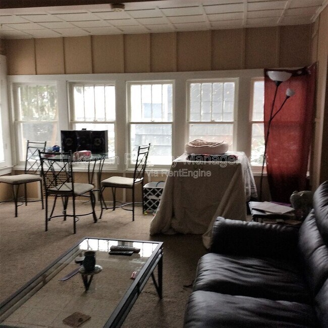 Foto del edificio - 720 Village St