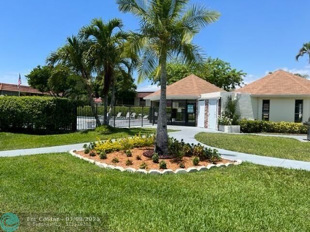 Foto del edificio - 22775-22766 SW 66th Ave