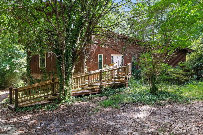 Building Photo - 660 Ponderosa Ct