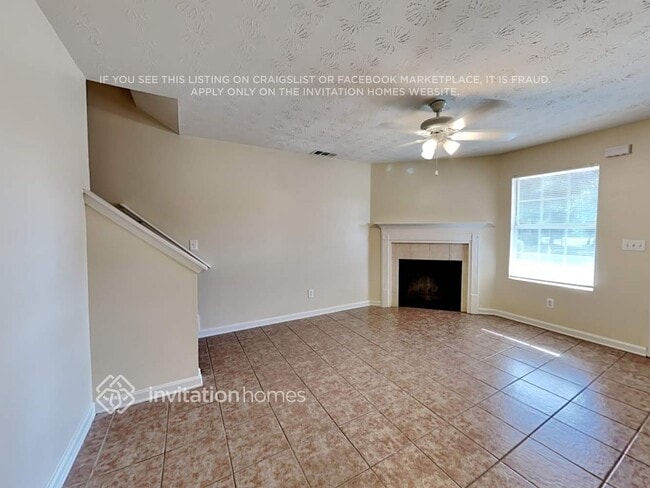 Foto del edificio - 395 Crestfield Cir