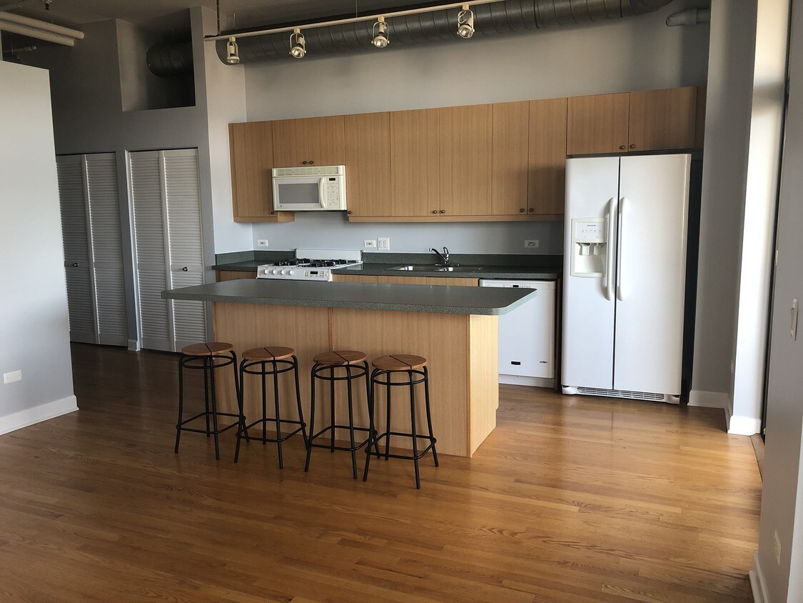 Foto principal - 1301 W Madison St