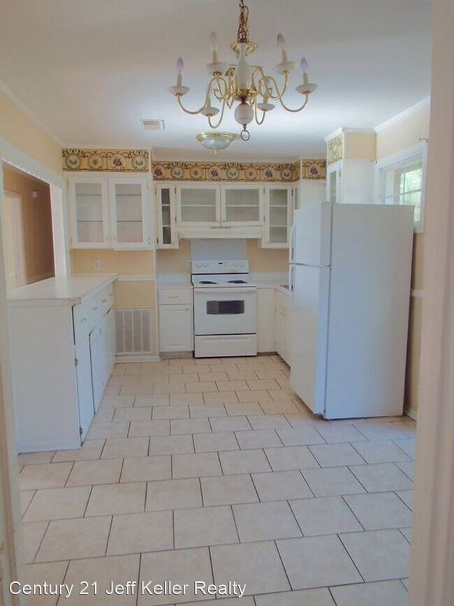 Building Photo - 3 br, 2 bath House - 2528 Kensington Dr E