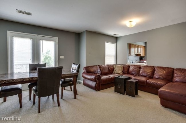Building Photo - 2 br, 1 bath Condo - 716 Parkside Pl NE