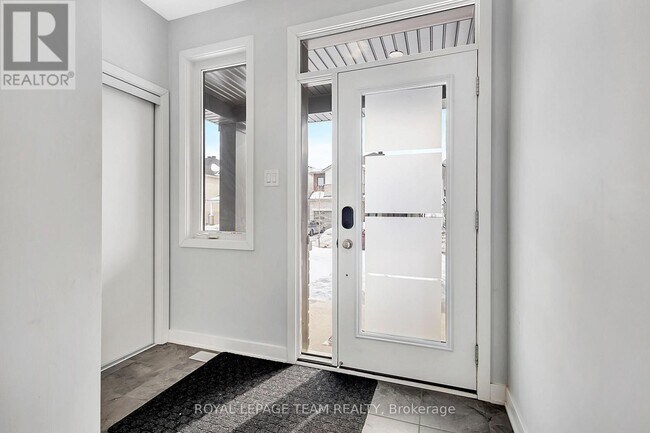 Photo du bâtiment - 1019 Showman St