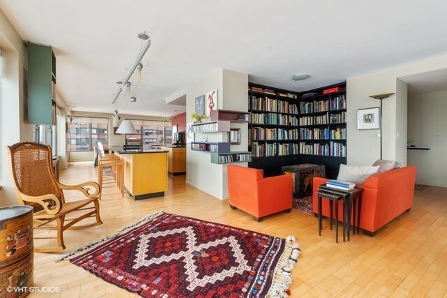 Foto del edificio - 2970 N Lake Shore Dr W