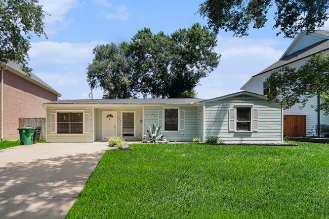 Building Photo - 1720 Libbey Dr