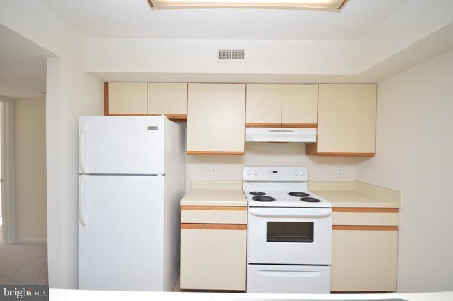 Building Photo - 5820 Orchard Hill Ln