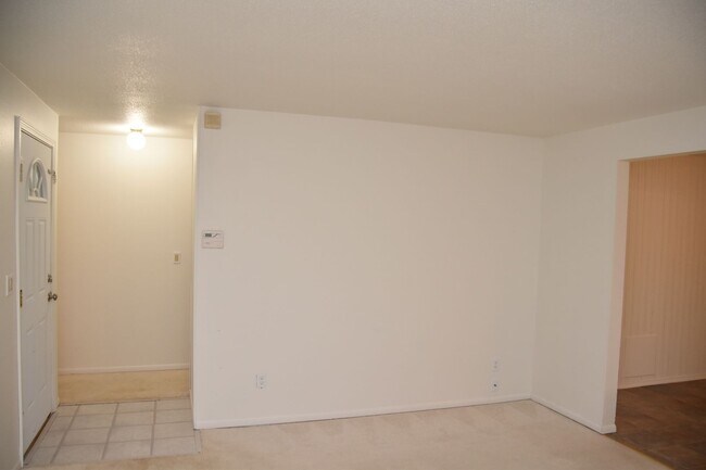 Foto del edificio - 3 Bedroom 1 Bath University Place Rambler on Quiet Cul De Sac
