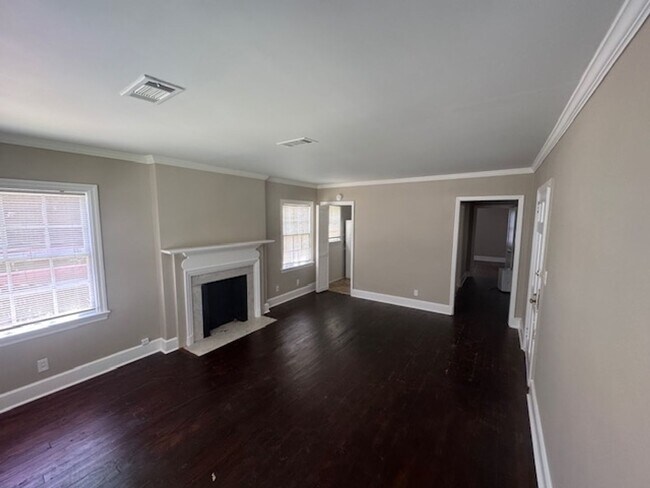 Foto del edificio - 607 Edmondson Ave