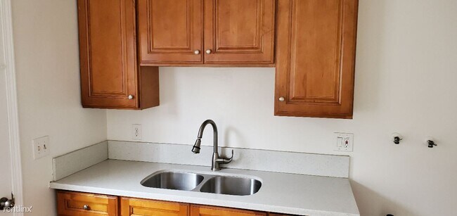 Foto del edificio - 2 br, 1 bath Duplex - 3763 Ellis Street 3765