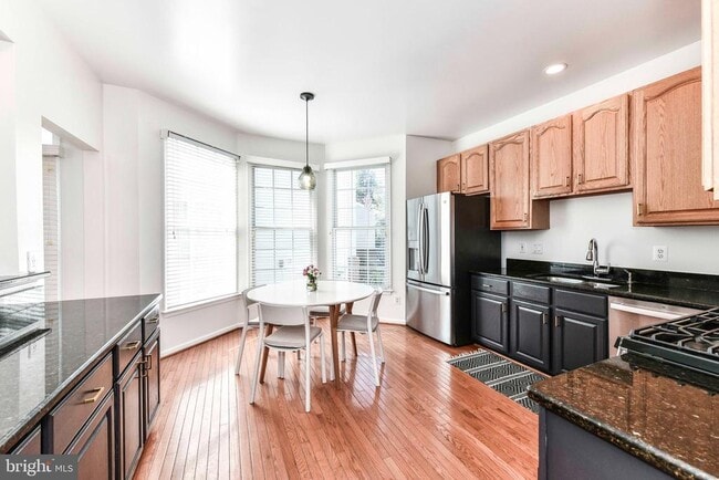 Foto del edificio - 46342 Summerhill Pl