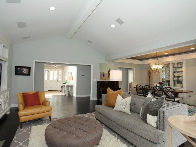 Building Photo - 450 Panchita Way