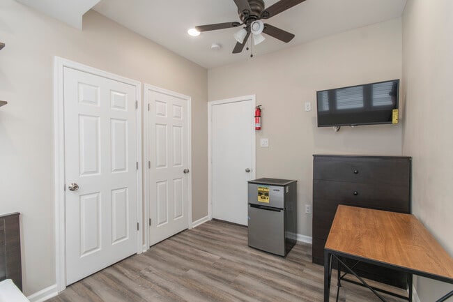 Foto del edificio - 917 W Duncannon Ave