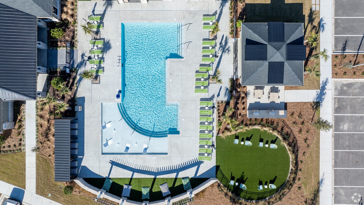 Evolve North Shore, LLC Apartments in Sneads Ferry, NC