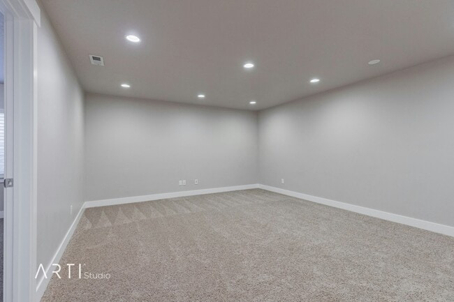Building Photo - 1317 SilverCrest Dr