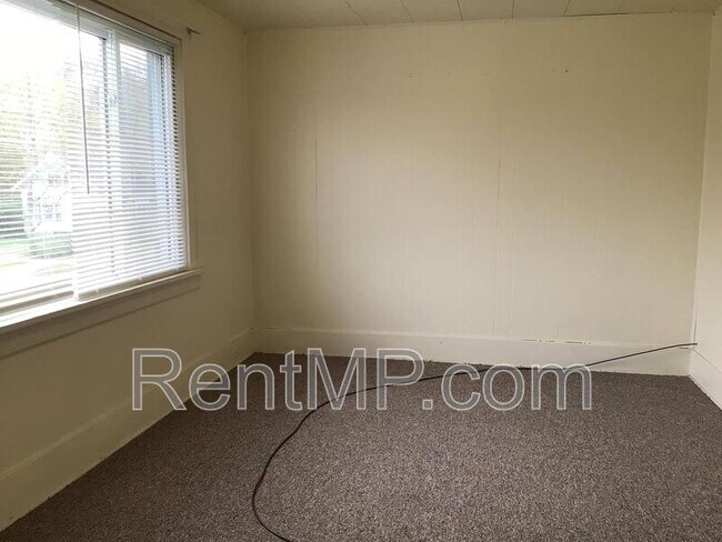 Foto del edificio - 703 E Chippewa St