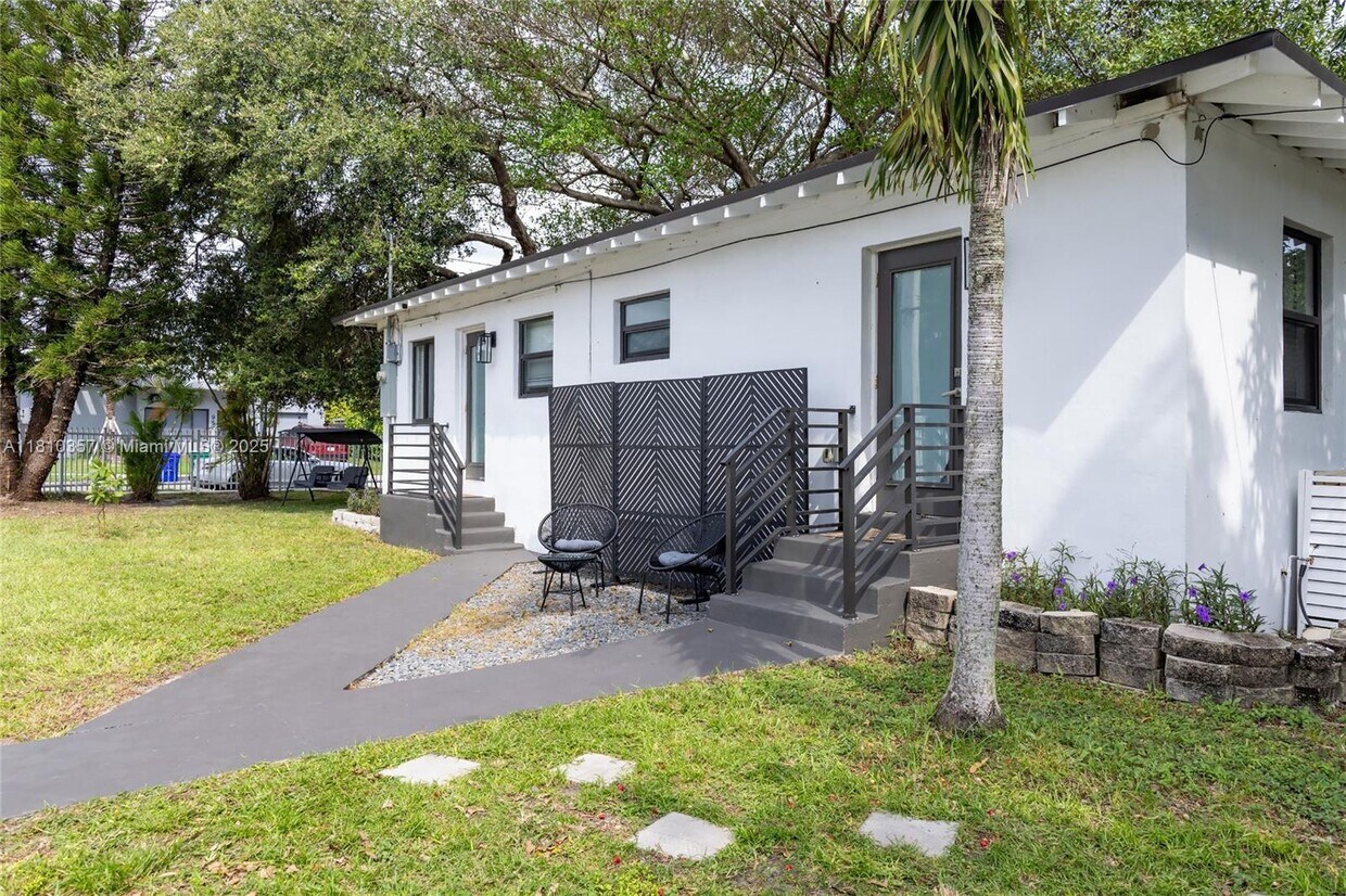 Foto principal - 98 NW 52nd St