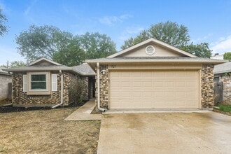 Building Photo - 1121 Cardinal Oaks Dr