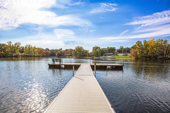 Foto del edificio - Lake Forest Apartment Homes