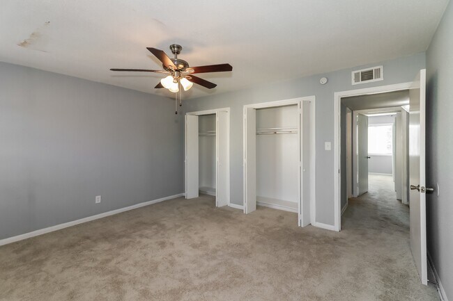 Foto del edificio - 3115 Falk Ct