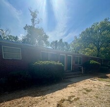 Building Photo - 1600-1604 Dewitt Dr
