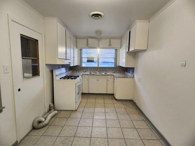 Foto del edificio - 2430 Highland Ave