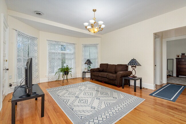 Foto del edificio - 312 Bridge St