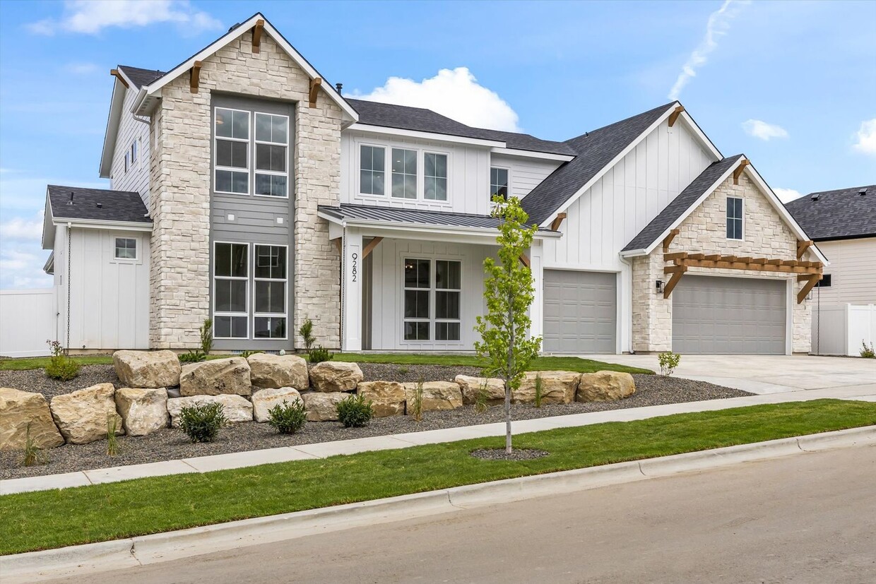 Foto principal - 5 Bedroom in Dry Creek Ranch