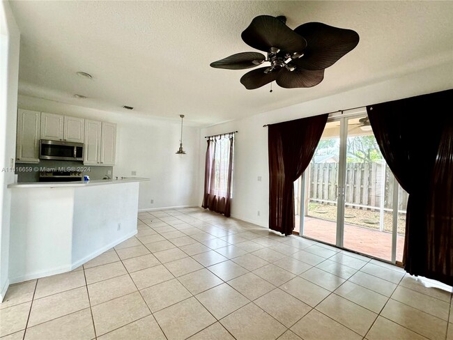 Foto del edificio - 9744 Vineyard Ct