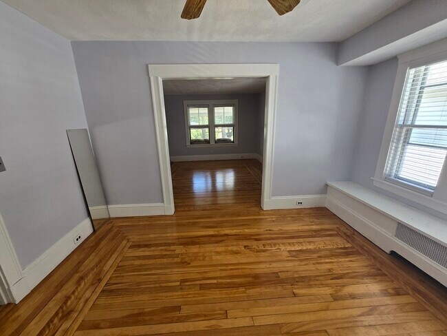Foto del edificio - 30 Maple Ave