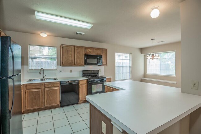 Foto del edificio - 19010 Dee Woods Dr