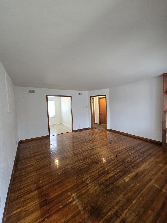 Building Photo - 1120 N Minneapolis Ave