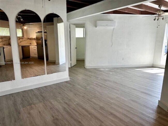 Foto del edificio - 2394 NE 136th Ln