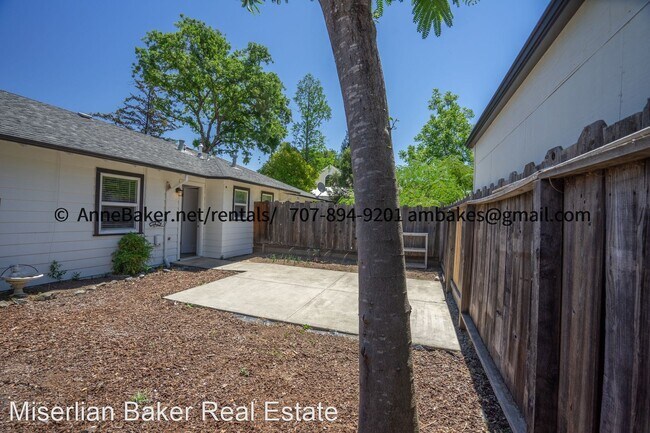 Building Photo - 2 br, 1 bath House - 211 North Jefferson